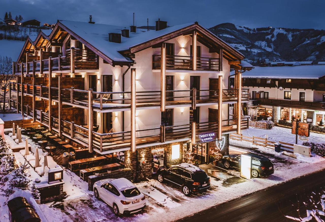 24 By Avenida - Mountain Hotel Капрун Екстериор снимка