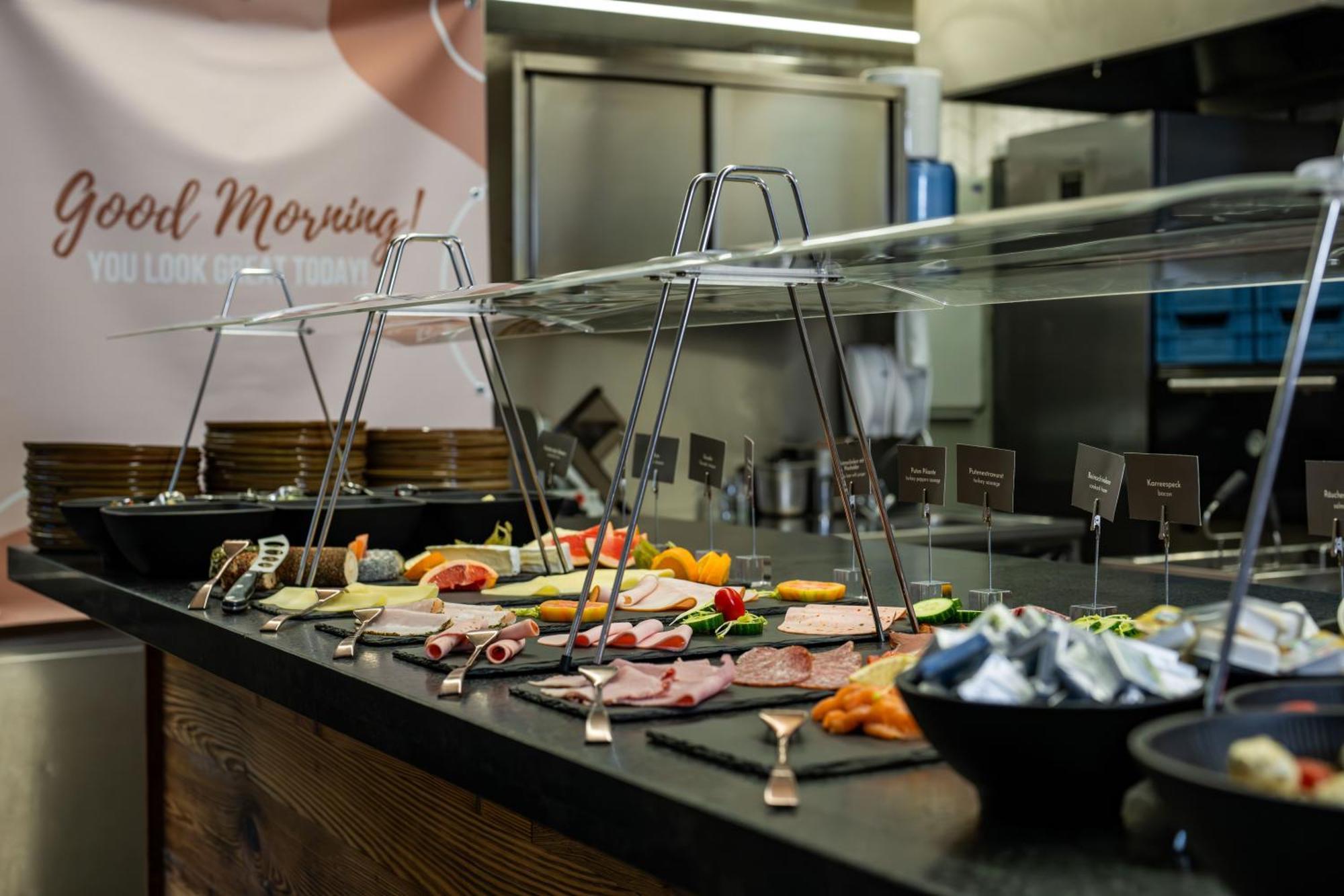24 By Avenida - Mountain Hotel Капрун Екстериор снимка