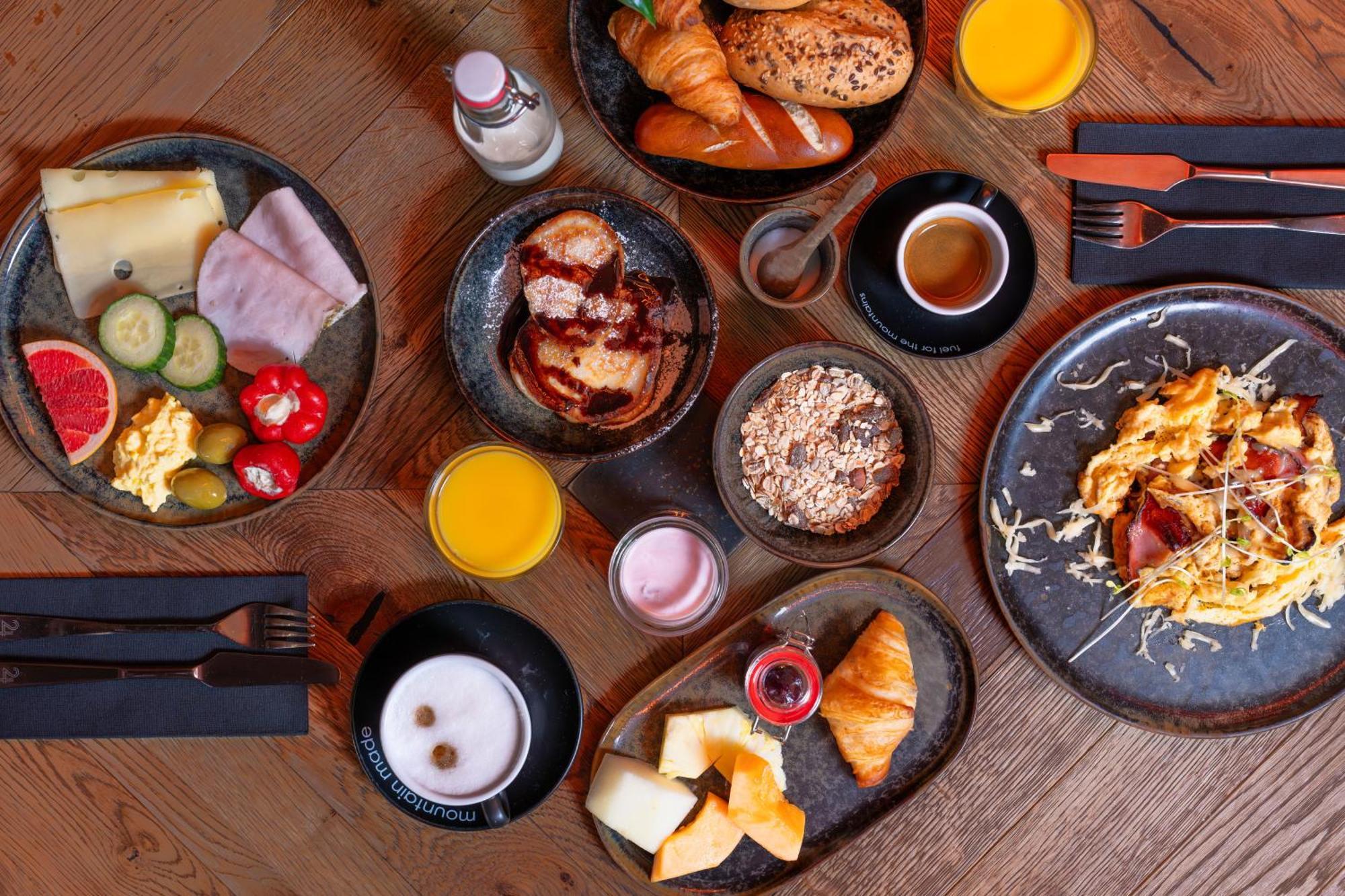 24 By Avenida - Mountain Hotel Капрун Екстериор снимка