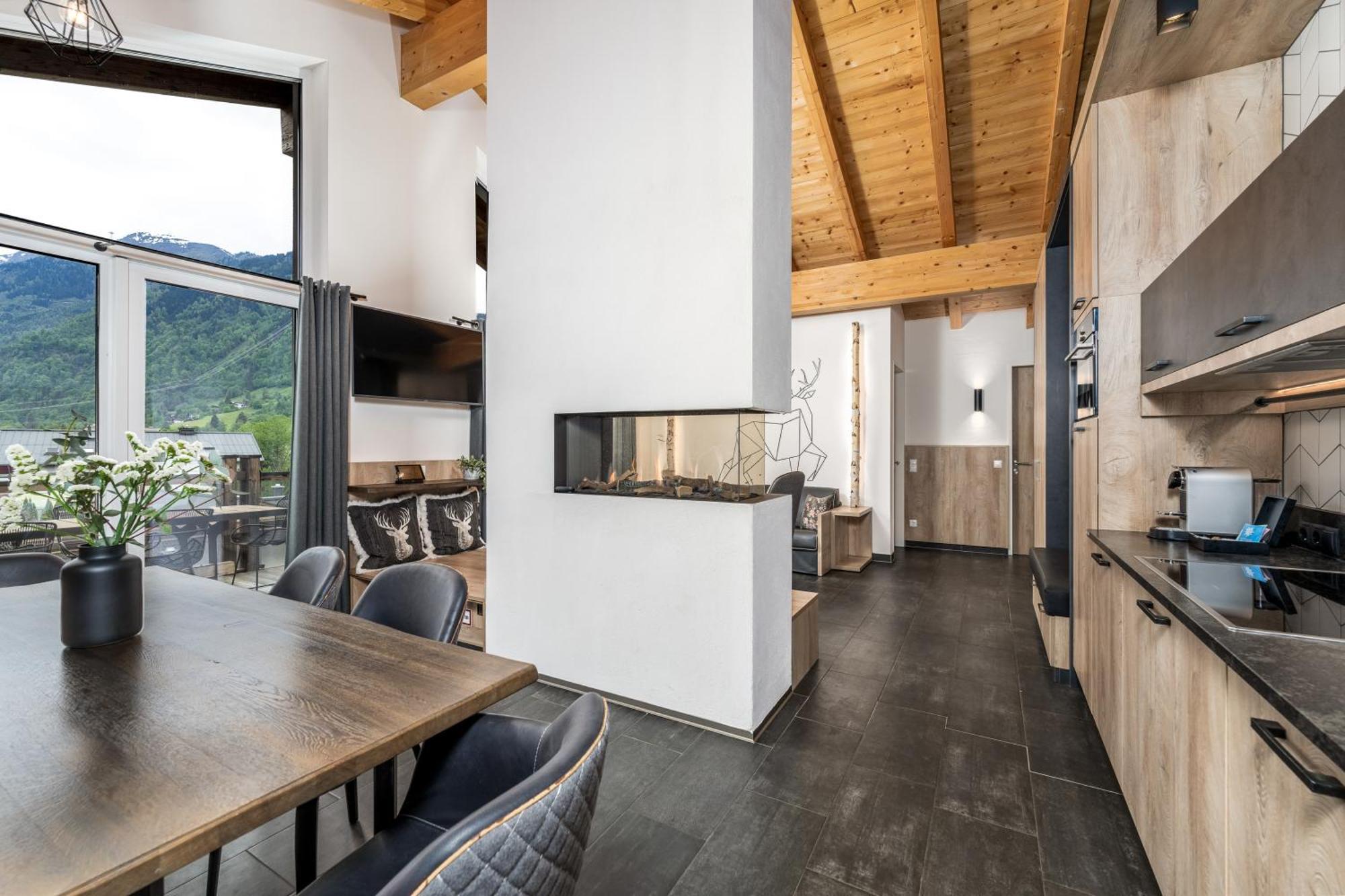 24 By Avenida - Mountain Hotel Капрун Екстериор снимка