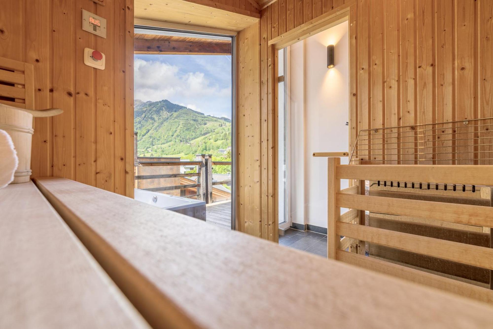 24 By Avenida - Mountain Hotel Капрун Екстериор снимка