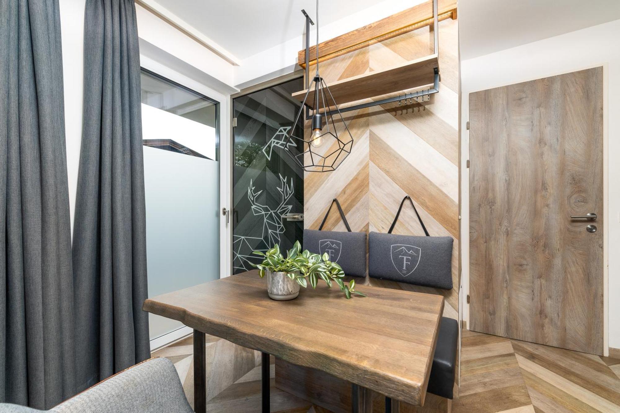 24 By Avenida - Mountain Hotel Капрун Екстериор снимка