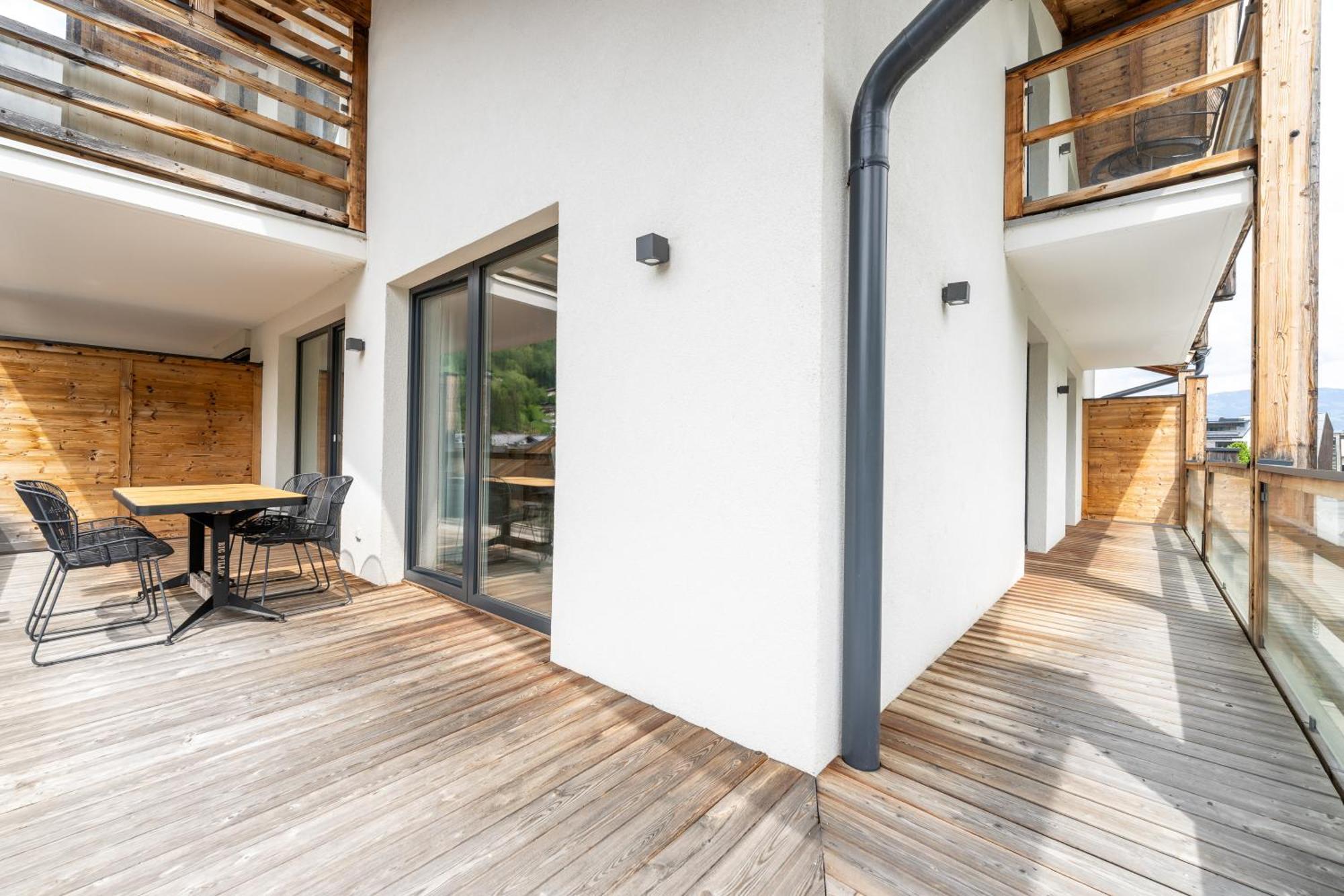 24 By Avenida - Mountain Hotel Капрун Екстериор снимка
